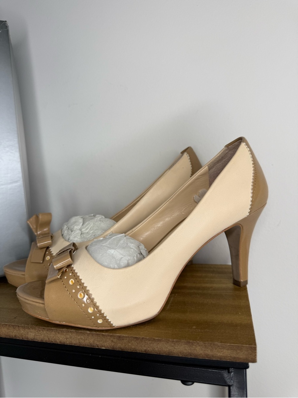 Franco Sarto Two-Tone Beige & Tan Peep-Toe Heels with Bow - Picture 2 of 9